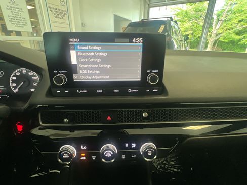 Used 2024 Honda Civic Sport image 17