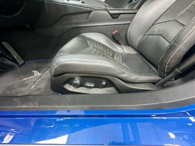 Used 2021 Chevrolet Corvette Stingray Premium Cpe w/ Battery Protection Package RWD image 16