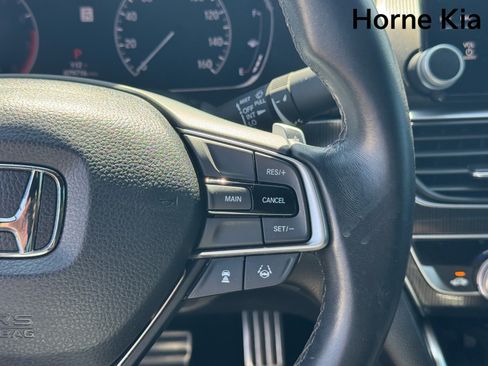 Used 2018 Honda Accord Sport image 19