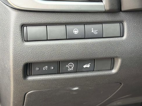 Certified 2025 Nissan Rogue SL w/ SL Premium Package image 27