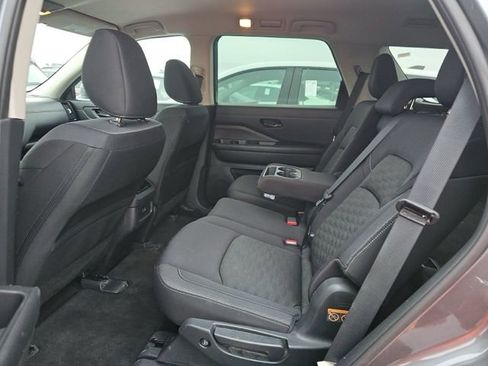 Used 2024 Nissan Pathfinder SV image 15