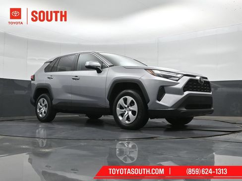 Used 2023 Toyota RAV4 LE AWD/4WD image 37