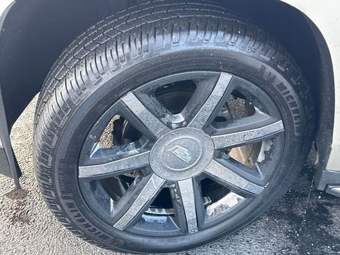 Used 2016 Cadillac Escalade Premium image 12