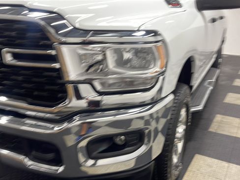 Used 2024 RAM 2500 Big Horn AWD/4WD image 24