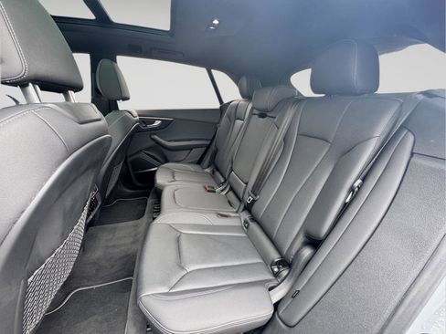 Used 2023 Audi Q8 Prestige w/ Prestige Package image 23