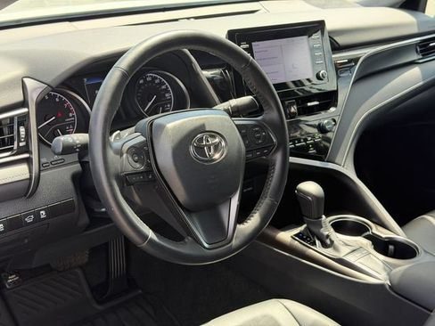 Used 2024 Toyota Camry SE FWD image 11