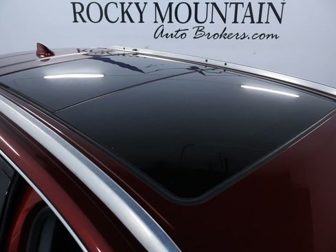 Used 2019 Buick Envision Essence image 11