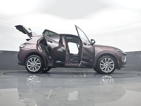 Used 2024 Buick Envision Avenir AWD/4WD image 33