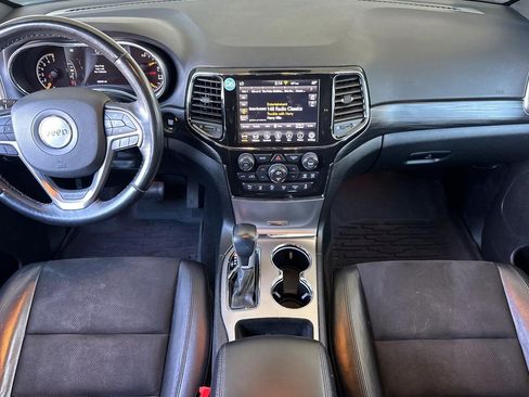 Used 2021 Jeep Grand Cherokee Laredo X image 15