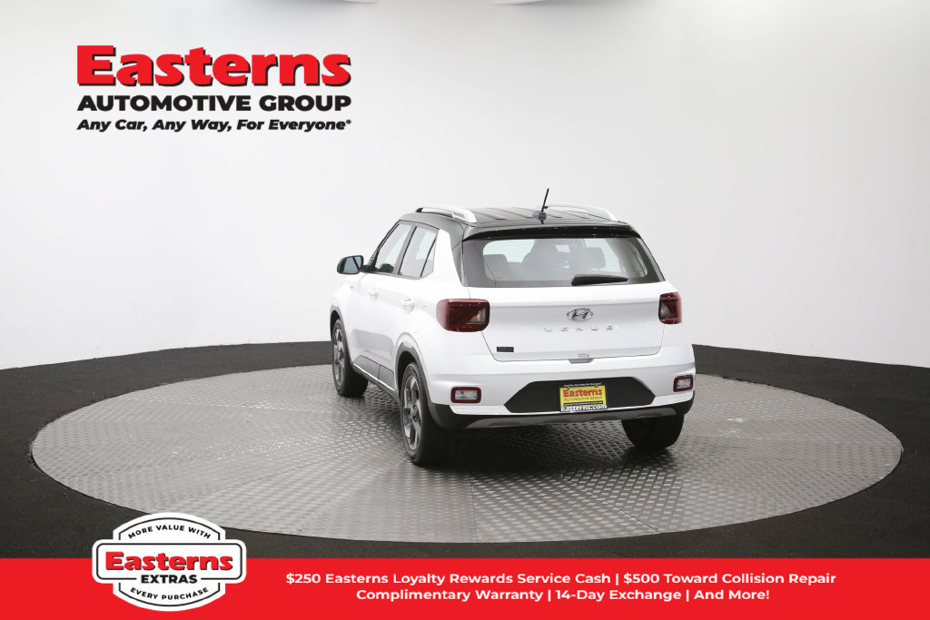 Used 2025 Hyundai Venue Limited FWD image 66