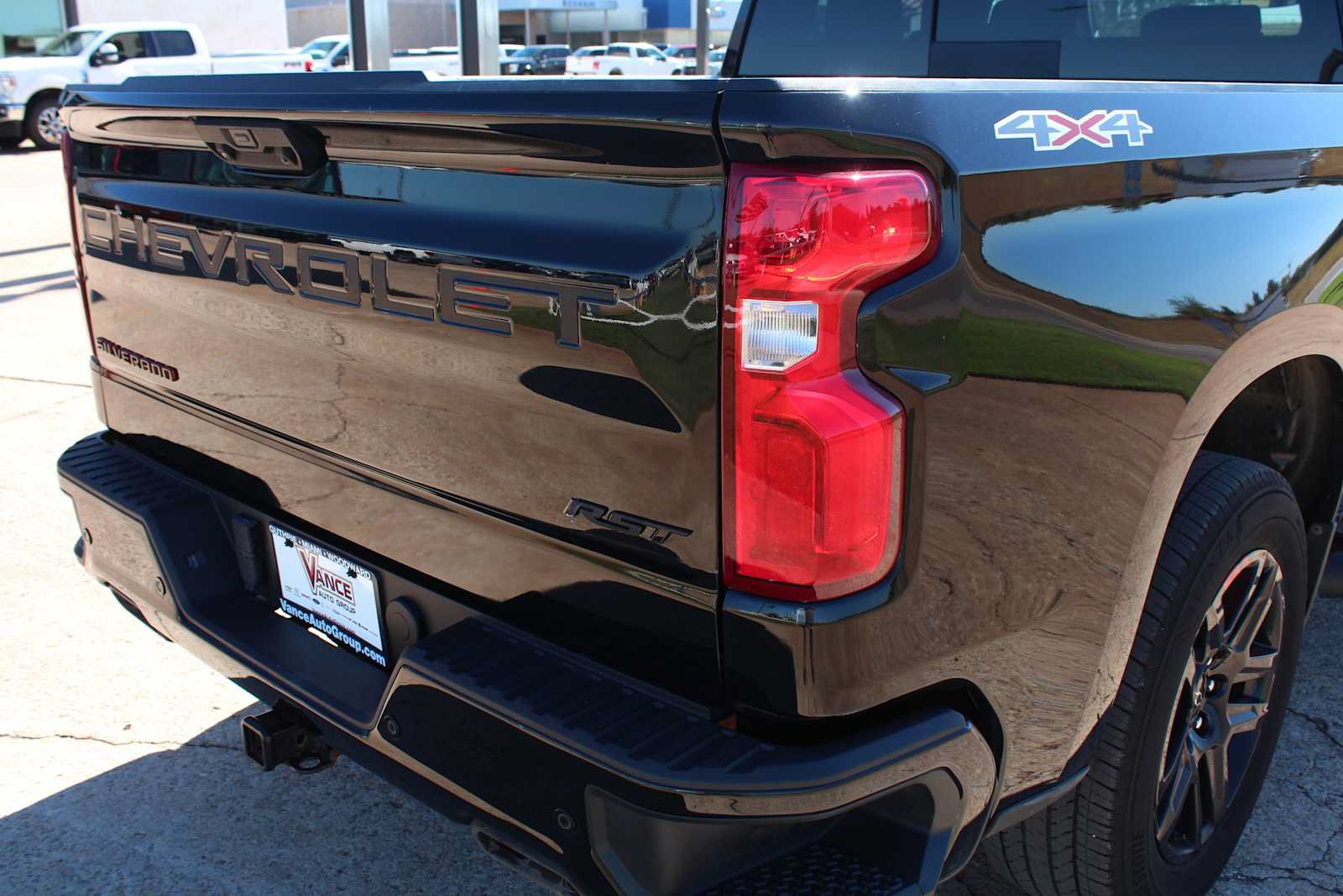 Used 2022 Chevrolet Silverado 1500 RST w/ Redline Edition AWD/4WD image 13