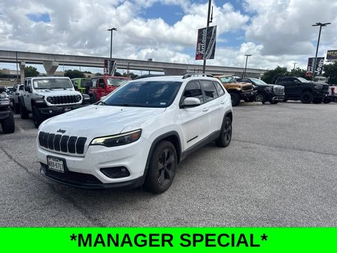 Used 2020 Jeep Cherokee Latitude Plus FWD image 2
