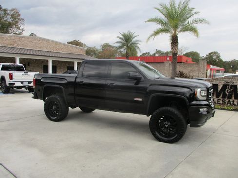 Used 2017 GMC Sierra 1500 SLT image 2