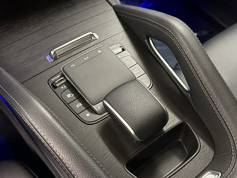 Used 2024 Mercedes-Benz GLE 350 4MATIC image 24
