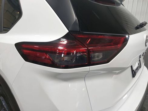 Certified 2025 Nissan Rogue SV AWD/4WD image 35