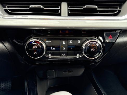 New 2025 Chevrolet Trax LT w/ Driver Confidence Package image 21