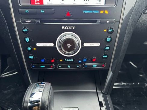 Certified 2017 Ford Explorer Limited AWD/4WD image 14