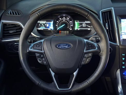 Used 2020 Ford Edge Titanium w/ Equipment Group 301A AWD/4WD image 32