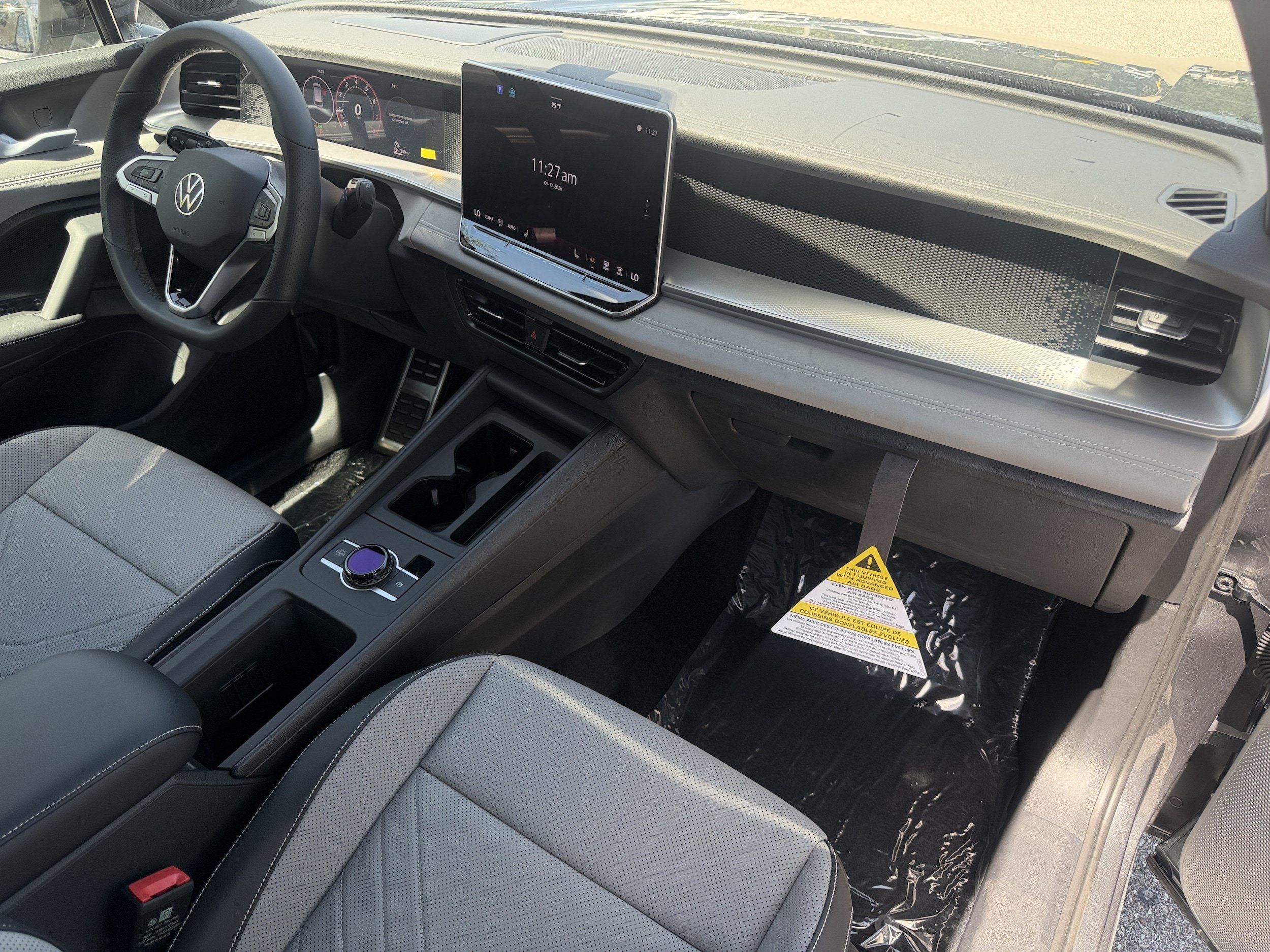 New 2026 Volkswagen Tiguan SE R-Line FWD image 13