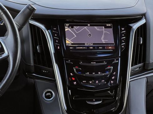 Used 2018 Cadillac Escalade Platinum image 15