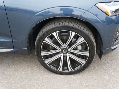 Used 2023 Volvo XC60 T8 Ultimate w/ Climate Package image 9