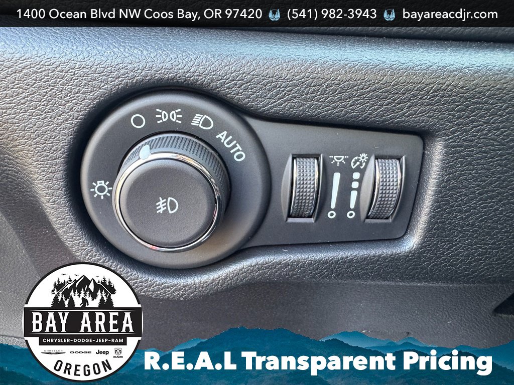 New 2026 Chrysler Pacifica Select w/ S Appearance Package FWD image 17