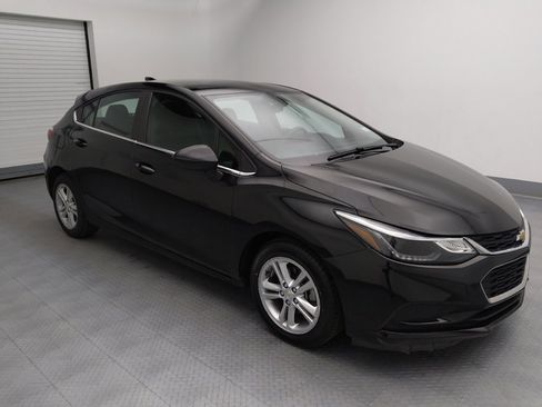 Used 2018 Chevrolet Cruze LT w/ Convenience Package image 11