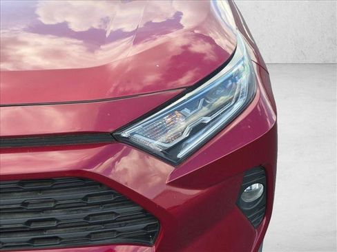 Used 2021 Toyota RAV4 XLE AWD/4WD image 9