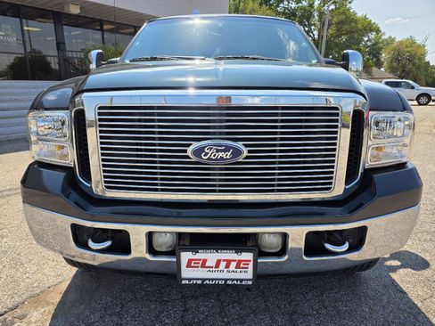 Used 2006 Ford F250 4x4 Crew Cab Super Duty image 2