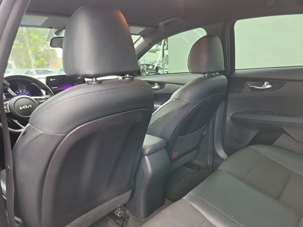 Certified 2022 Kia Forte GT-Line FWD image 11