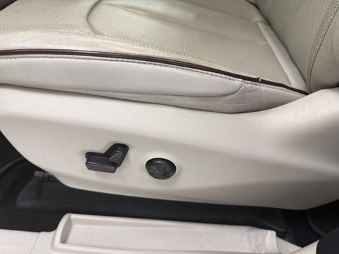 Used 2020 Chrysler Pacifica Limited FWD image 28