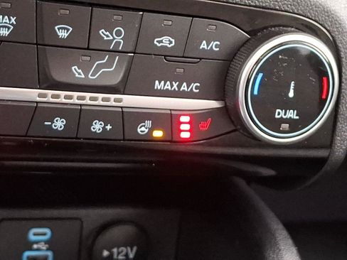 Certified 2022 Ford Escape SE w/ SE Sport Appearance Package image 25