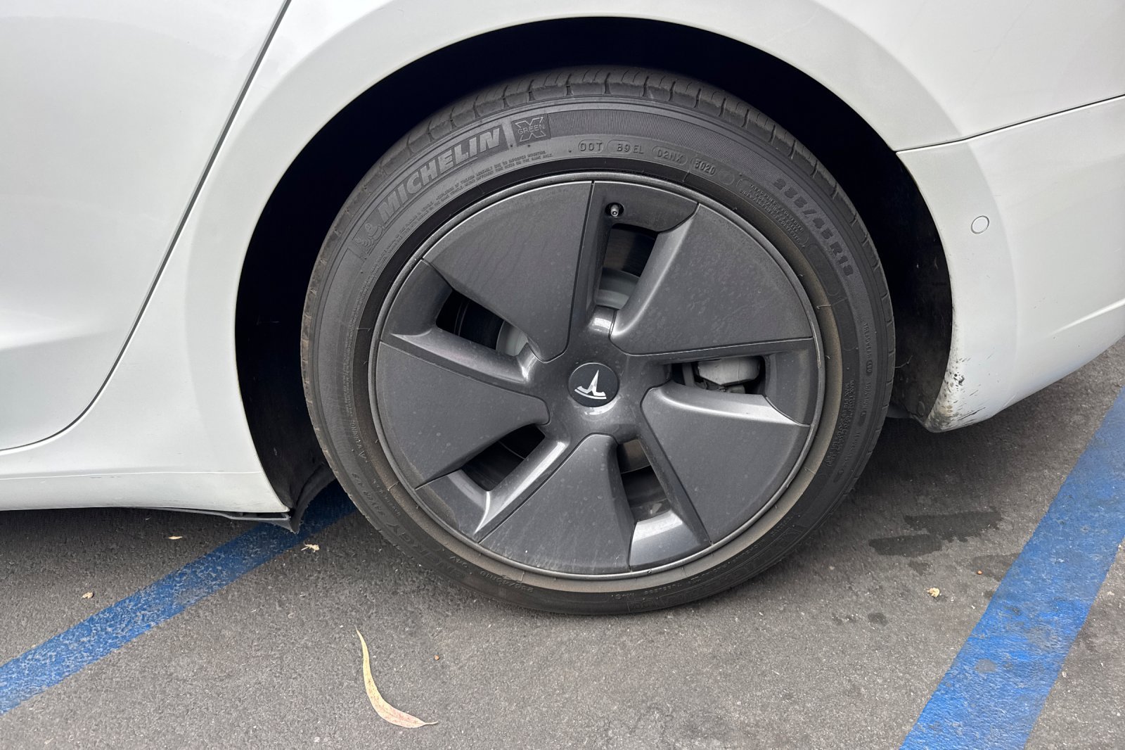 Used 2022 Tesla Model 3 Long Range AWD/4WD image 4
