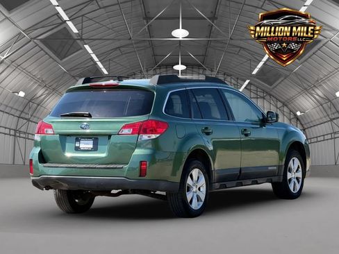 Used 2011 Subaru Outback 2.5i Limited AWD/4WD image 9