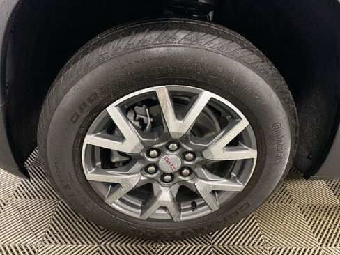 Certified 2023 GMC Acadia SLE w/ Driver Convenience Package image 10