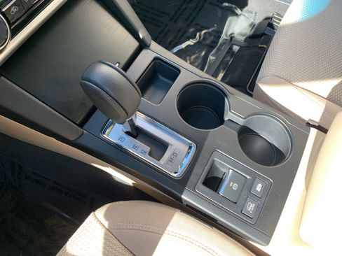 Used 2018 Subaru Outback 2.5i Premium image 19