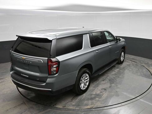 Used 2024 Chevrolet Suburban LT image 26