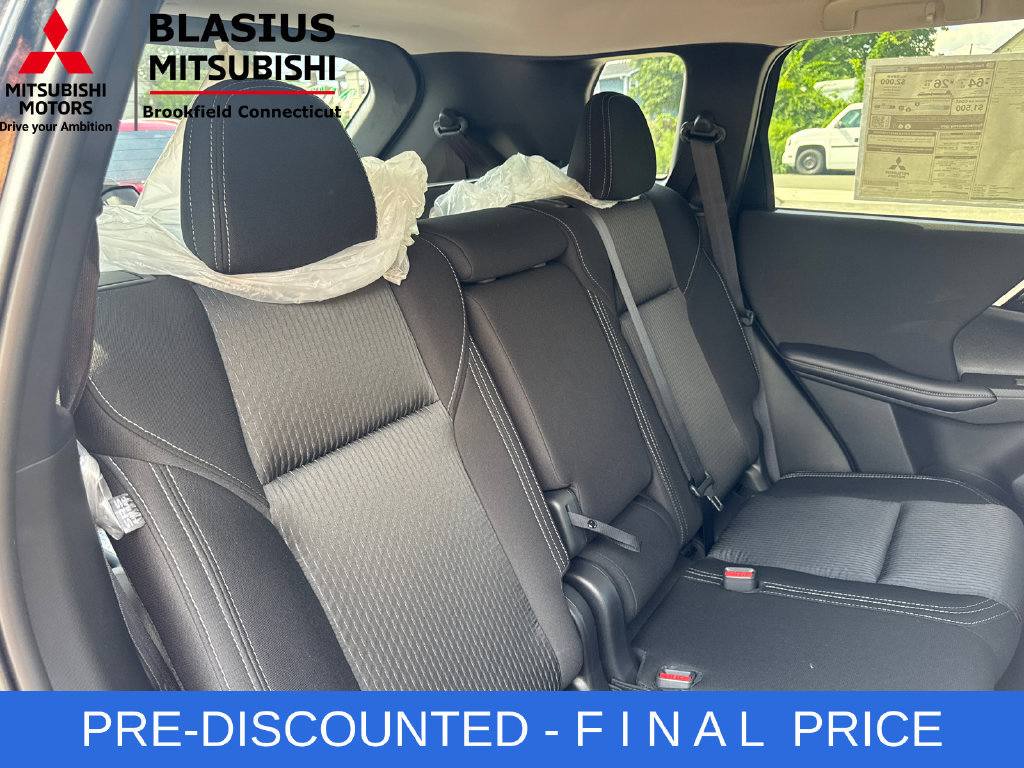Used 2025 Mitsubishi Outlander ES AWD/4WD image 25