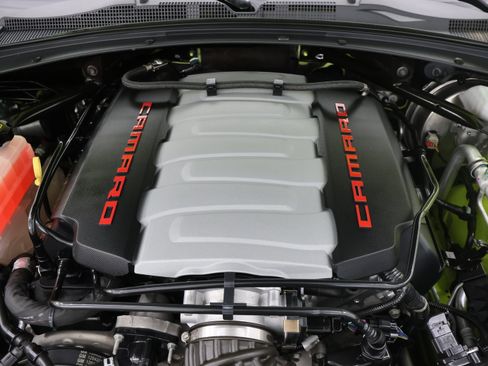 Used 2020 Chevrolet Camaro SS RWD image 18