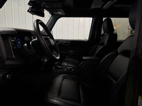 Used 2025 Ford Bronco Badlands image 17