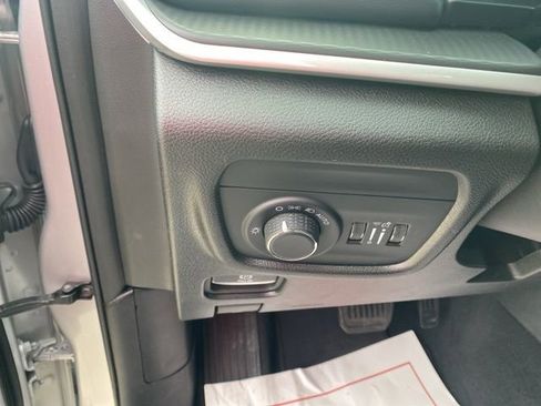 Used 2024 Jeep Grand Cherokee Laredo image 19