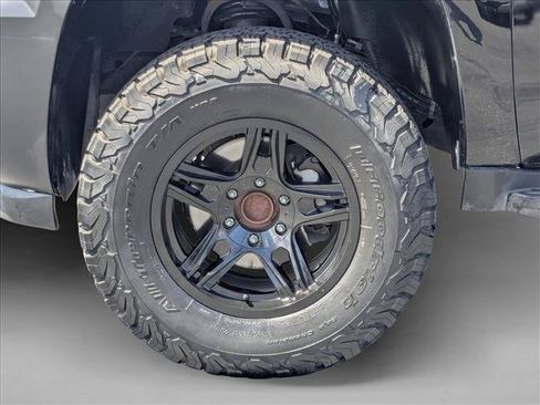 Used 2013 Chevrolet Suburban LT RWD image 25