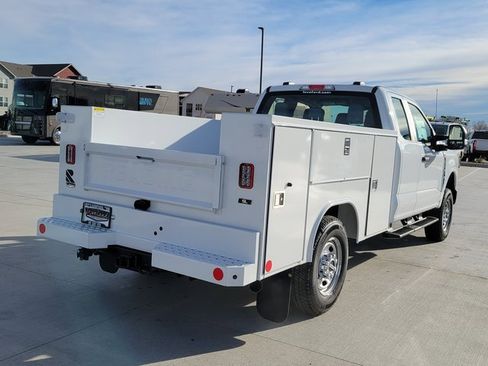 New 2026 Ford F250 XL w/ XL Chrome Package image 3