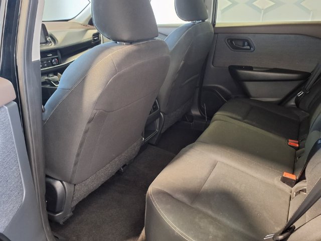 Used 2023 Nissan Rogue S AWD/4WD image 9