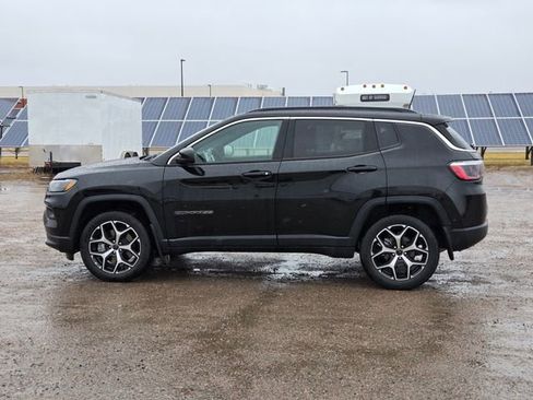 Used 2025 Jeep Compass Limited w/ Sun & Sound Group image 7