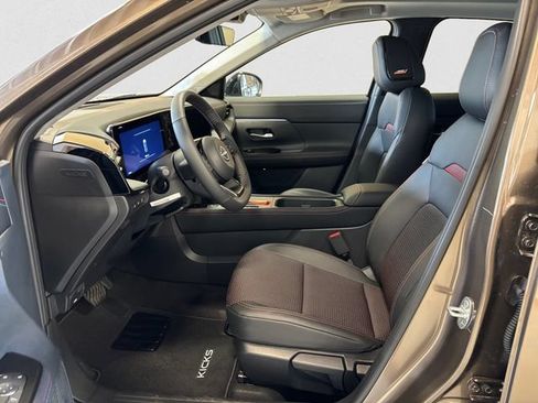 New 2026 Nissan Kicks SR w/ SR Premium Package FWD image 10