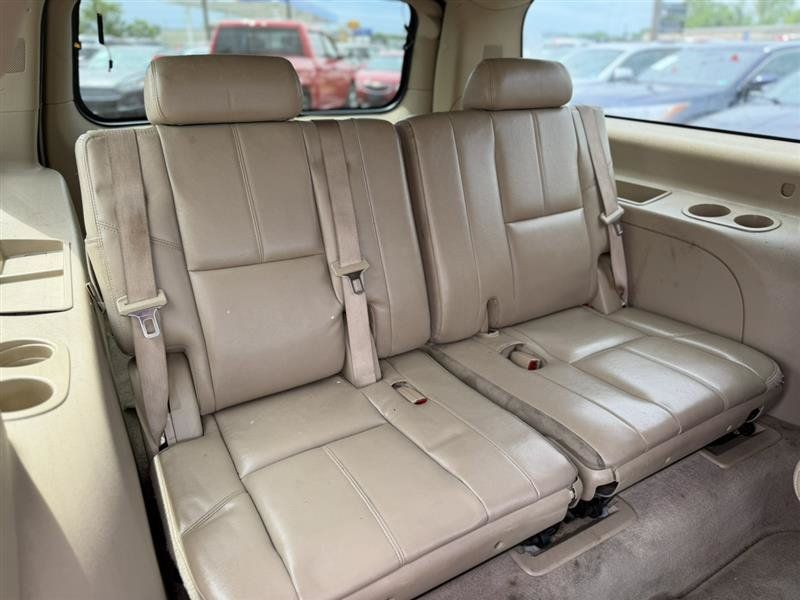 Used 2008 Chevrolet Suburban LTZ w/ LTZ Preferred Equipment Group AWD/4WD image 18