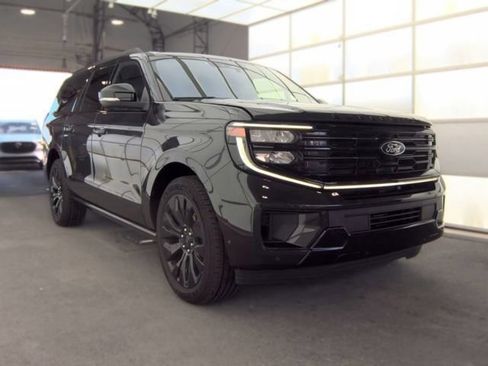 Used 2025 Ford Expedition Max Platinum w/ Stealth Appearance Package AWD/4WD image 3