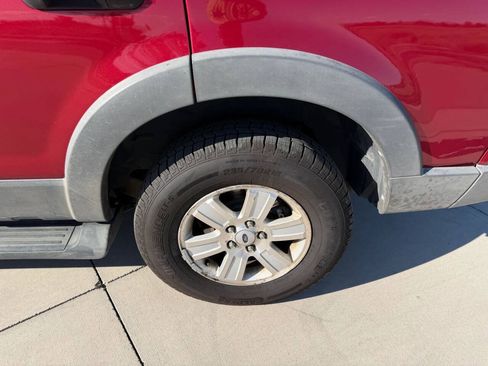 Used 2006 Ford Explorer XLT AWD/4WD image 12