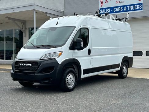 Used 2024 RAM ProMaster 2500 FWD image 3